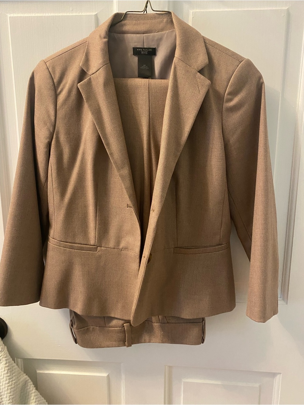 Ann Taylor Tailored Blazer in Light Camel